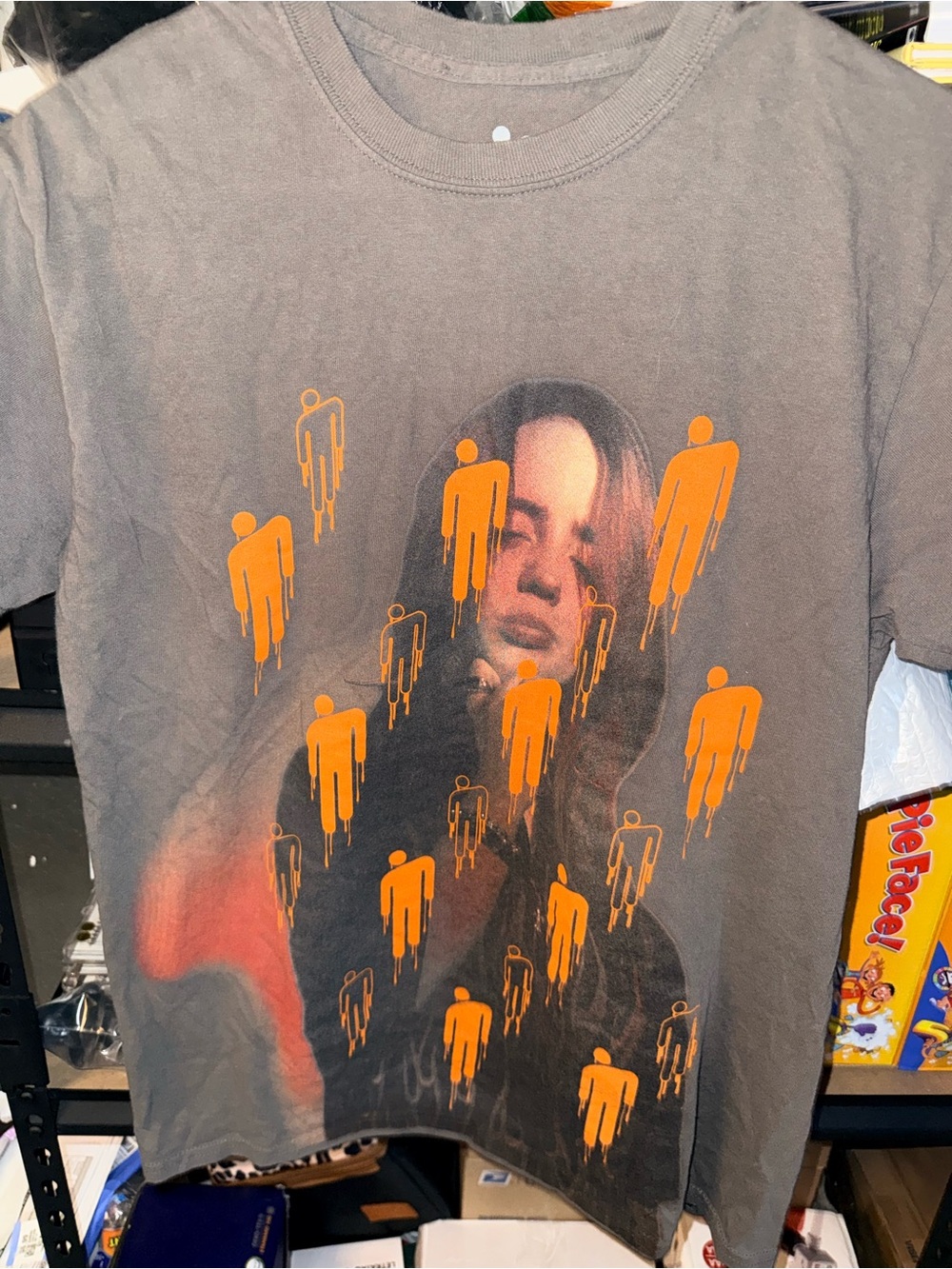 Gray Short-Sleeve Graphic Tee with Orange Motif